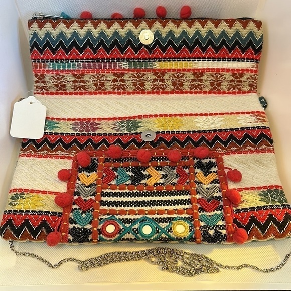 America & Beyond Beaded Embroidered Convertible Crossbody Bag - NWT - Picture 3 of 7